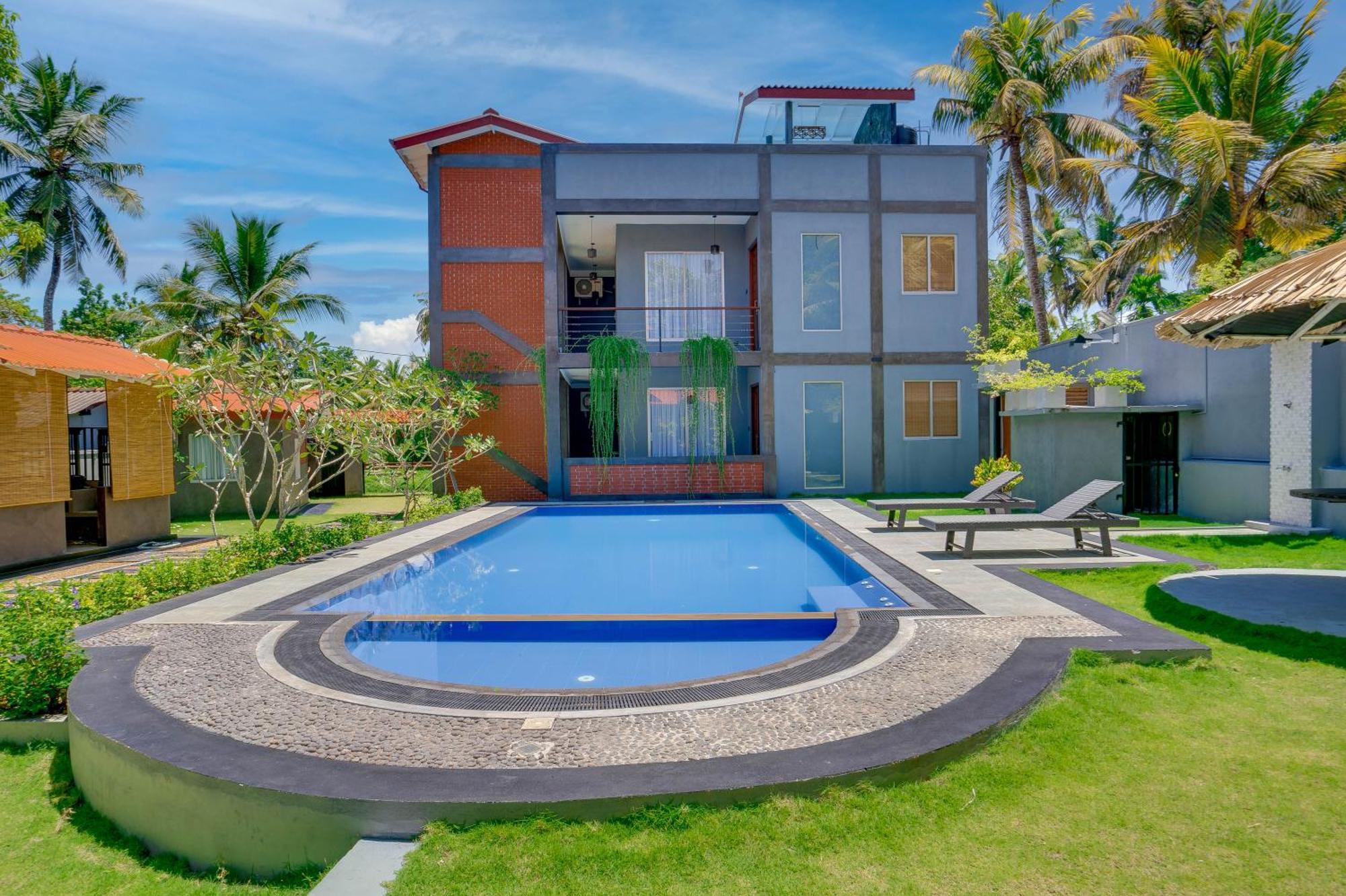 Hasthri Boutique Red Chalet In Ahangama With Pool Near Beach Εξωτερικό φωτογραφία