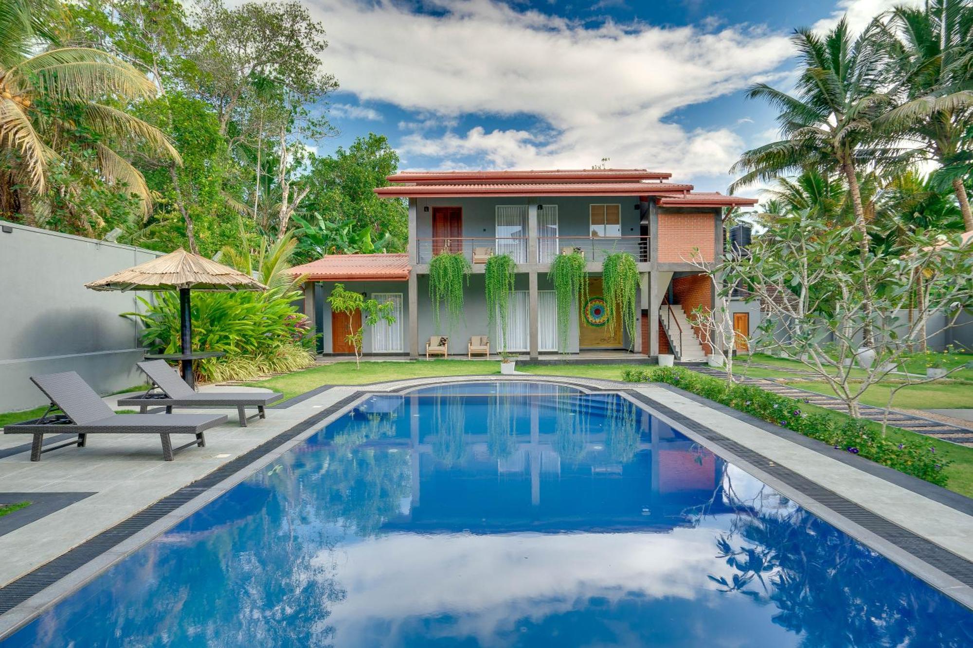 Hasthri Boutique Red Chalet In Ahangama With Pool Near Beach Εξωτερικό φωτογραφία
